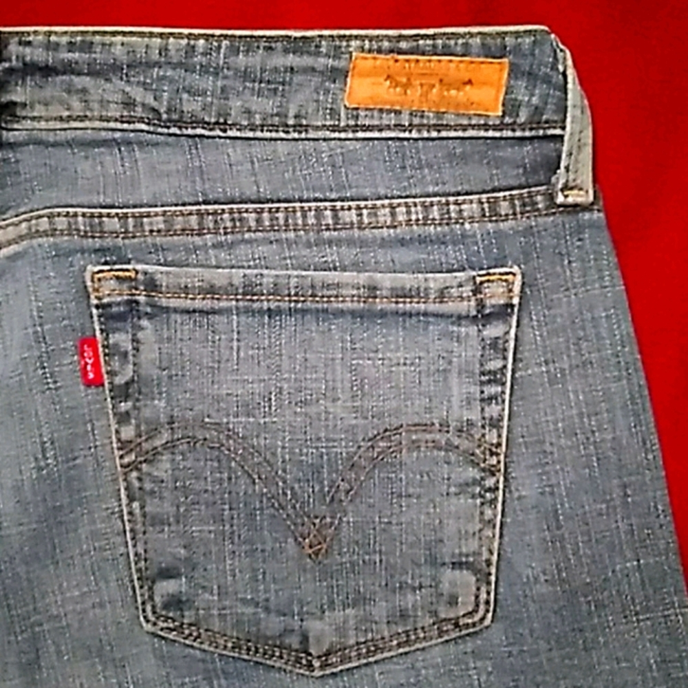 Women's Levi's jeans, low boot cut, light blue